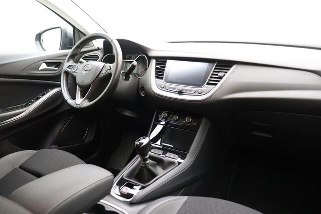 Opel Grandland X 1.2 Turbo Business Elegance | Climate Control | Navigatie | Trekhaak | 360° Camera | AGR stoel | Dode hoek waarschuwing | Elektrische achterklep