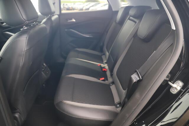 Opel Grandland X 1.2 Turbo Innovation 131PK Automaat Trekhaak Navigatie Achteruitrijcamera Keyless Navigatie Carplay Android Clima Cruise