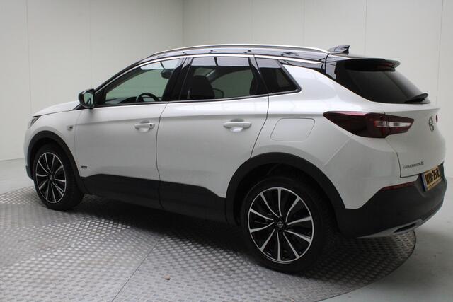 Opel Grandland X 1.6 Turbo Hybrid Ultimate | automaat | leder | climate | navi | elektr. achterklep | cruise adaptief | gekoelde stoelen | carplay | verwarmde voorruit