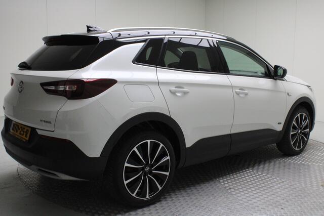 Opel Grandland X 1.6 Turbo Hybrid Ultimate | automaat | leder | climate | navi | elektr. achterklep | cruise adaptief | gekoelde stoelen | carplay | verwarmde voorruit