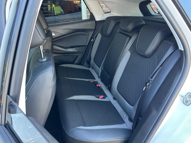 Opel Grandland X 1.6 THybr Bus. Eleg. 360.CAMERA / CARPLAY / DAB+ / ANDROID / LUX