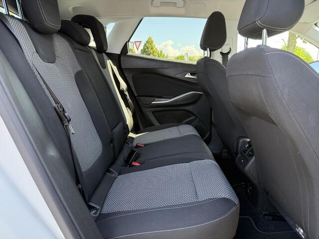 Opel Grandland X 1.2 Turbo Online Edition 2e Eigenaar,Navi,131pk,Apple Carplay,Clima,Cruise,PDC V+A,Automaat,Dealer Onderhouden,N.A.P,APK tot 02-2027