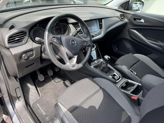 Opel Grandland X 1.2 Turbo Business Executive