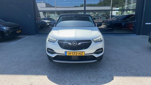 Opel Grandland X 1.2 Turbo Business Executive