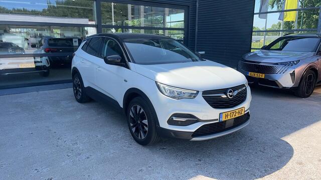 Opel Grandland X 1.2 Turbo Business Executive