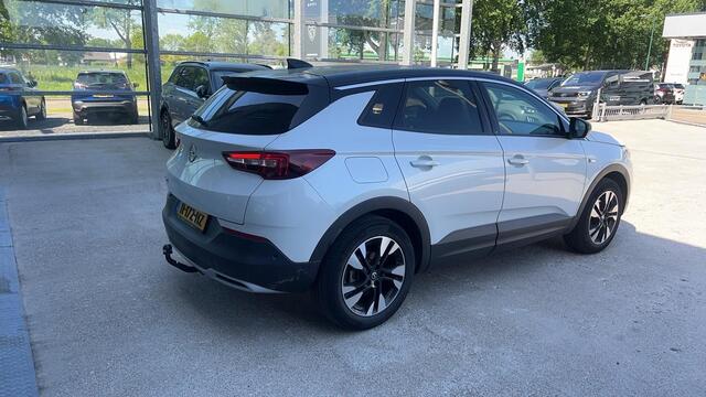 Opel Grandland X 1.2 Turbo Business Executive
