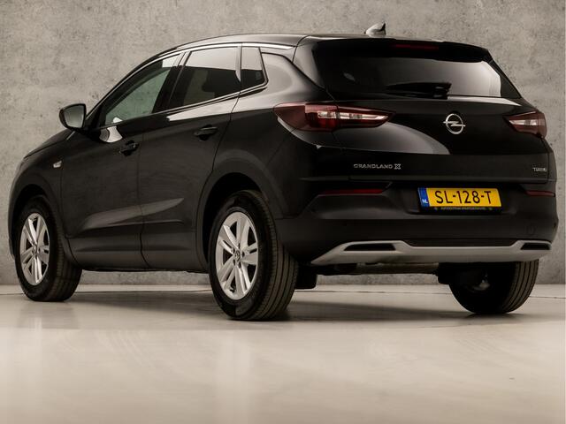 Opel Grandland X 1.2 Turbo Executive Sport (APPLE CARPLAY, GROOT NAVI, STUUR/STOELVERWARMING, LEDER, SPORTSTOELEN, LED KOPLAMPEN, GETINT GLAS, CRUISE, NIEUWSTAAT)