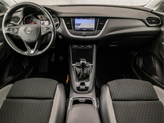 Opel Grandland X 1.2 Turbo Executive Sport (APPLE CARPLAY, GROOT NAVI, STUUR/STOELVERWARMING, LEDER, SPORTSTOELEN, LED KOPLAMPEN, GETINT GLAS, CRUISE, NIEUWSTAAT)