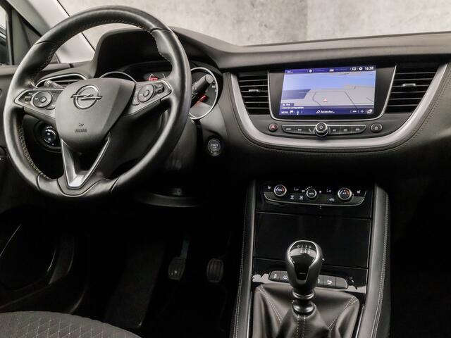 Opel Grandland X 1.2 Turbo Executive Sport (APPLE CARPLAY, GROOT NAVI, STUUR/STOELVERWARMING, LEDER, SPORTSTOELEN, LED KOPLAMPEN, GETINT GLAS, CRUISE, NIEUWSTAAT)