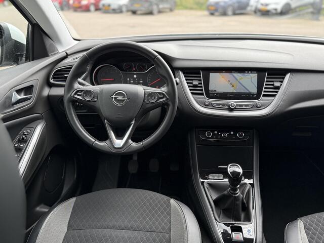 Opel Grandland X 1.2 Turbo Business Executive | NAP | Eerste Eigenaar | Trekhaak | Navigatie | Achteruitrijcamera | Cruise Control | Parkeersensoren | Airco | Lichtmetaal | Elektrische Achterklep |