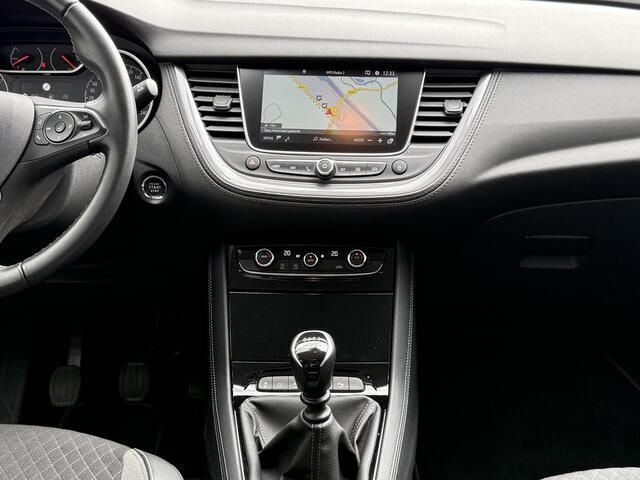 Opel Grandland X 1.2 Turbo Business Executive | NAP | Eerste Eigenaar | Trekhaak | Navigatie | Achteruitrijcamera | Cruise Control | Parkeersensoren | Airco | Lichtmetaal | Elektrische Achterklep |