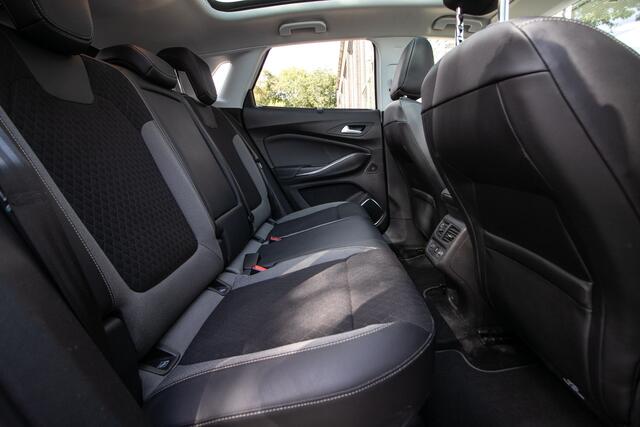 Opel Grandland X 1.2 Turbo Ultimate - All-in rijklrprs | Trekhaak | Panodak | Prem. audio | Stuurverw.