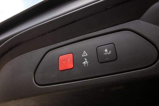 Opel Grandland X 1.2 Turbo Ultimate - All-in rijklrprs | Trekhaak | Panodak | Prem. audio | Stuurverw.