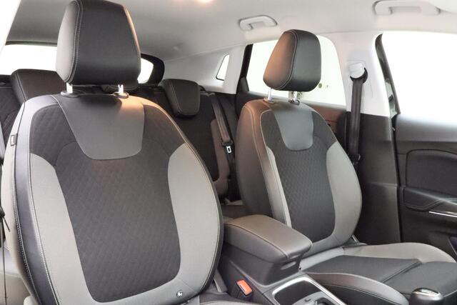 Opel Grandland X 1.2 Turbo 130pk Innovation | Navigatie | Climate control | Camera | Comfortstoelen | DAB+ | Elektrische achterklep | Keyless | Parkeersensoren | Dealeronderhouden