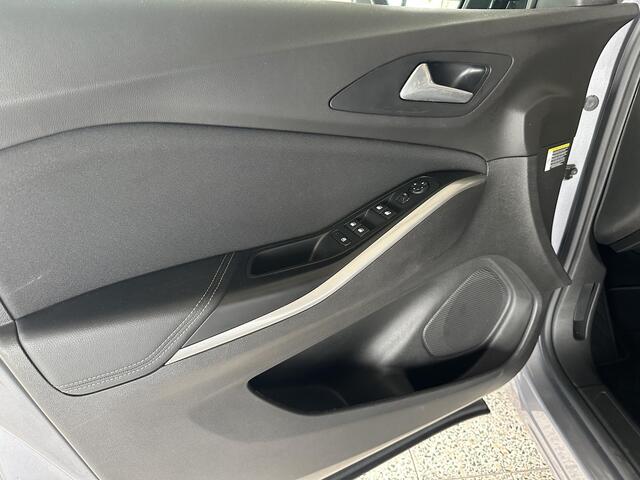 Opel Grandland X 1.2 Turbo Business +