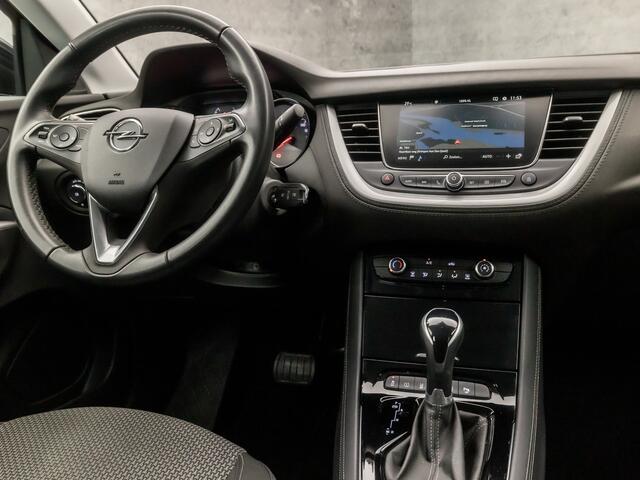Opel Grandland X 1.2 Turbo Sport Automaat (APPLE CARPLAY, GROOT NAVI, GETINT GLAS, PARKEERSENSOREN, SPORTSTOELEN, LANE ASSIST, CRUISE, NIEUWE APK, NIEUWSTAAT)