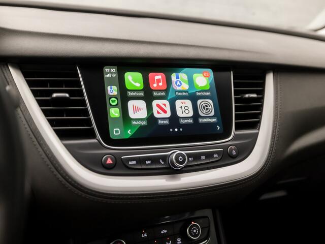 Opel Grandland X 1.2 Turbo Sport Automaat (APPLE CARPLAY, GROOT NAVI, GETINT GLAS, PARKEERSENSOREN, SPORTSTOELEN, LANE ASSIST, CRUISE, NIEUWE APK, NIEUWSTAAT)