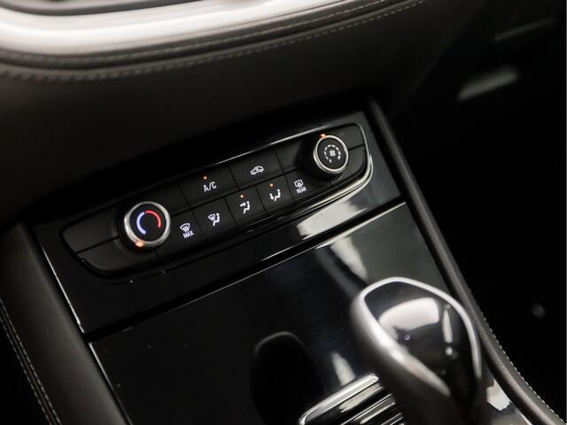 Opel Grandland X 1.2 Turbo Sport Automaat (APPLE CARPLAY, GROOT NAVI, GETINT GLAS, PARKEERSENSOREN, SPORTSTOELEN, LANE ASSIST, CRUISE, NIEUWE APK, NIEUWSTAAT)