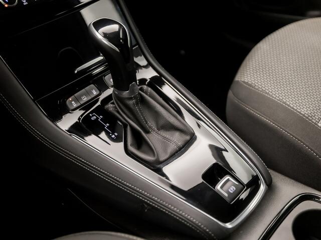 Opel Grandland X 1.2 Turbo Sport Automaat (APPLE CARPLAY, GROOT NAVI, GETINT GLAS, PARKEERSENSOREN, SPORTSTOELEN, LANE ASSIST, CRUISE, NIEUWE APK, NIEUWSTAAT)