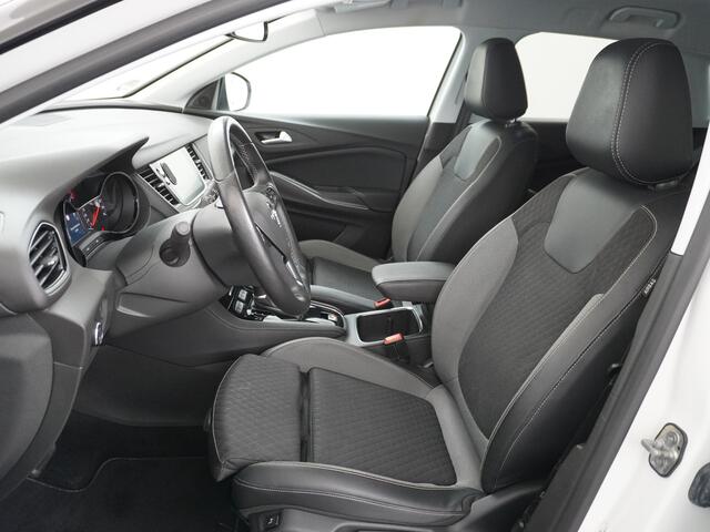 Opel Grandland X T131PK Automaat Apple Carplay Android Auto Trekhaak AGR-Comfort Stoelen Denon® Premium Audio Navi Ecc 360°Camera Stoel+Stuur+Bankverwarming Cruise Control Ultimate Keyless DAB Elek.Achterklep Lmv 18" Led 1e Eigenaar Dealeronderhouden