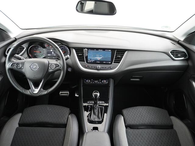Opel Grandland X T131PK Automaat Apple Carplay Android Auto Trekhaak AGR-Comfort Stoelen Denon® Premium Audio Navi Ecc 360°Camera Stoel+Stuur+Bankverwarming Cruise Control Ultimate Keyless DAB Elek.Achterklep Lmv 18" Led 1e Eigenaar Dealeronderhouden