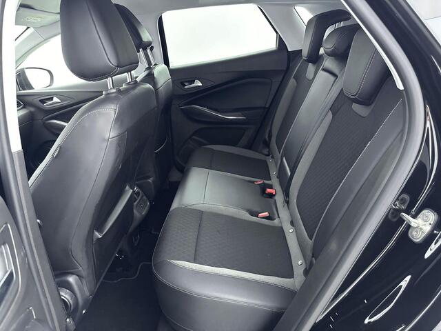 Opel Grandland X 1.6 Turbo Hybrid4 Elegance | Comfortstoelen | Trekhaak | Trekgewicht 1250kg | Navigatie | Camera | All Season banden | Parkeersensoren |