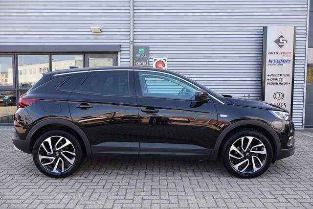 Opel Grandland X 1.2 Business Executive 2e Eigenaar | Dealer Onderh | BTW | NL-Auto | Trekhaak | Stoel/Stuur verwarming | Camera | Elek Klep | Carplay | Start/Stop | Climate | Keyless | Full Led | PDC | Bots systeem