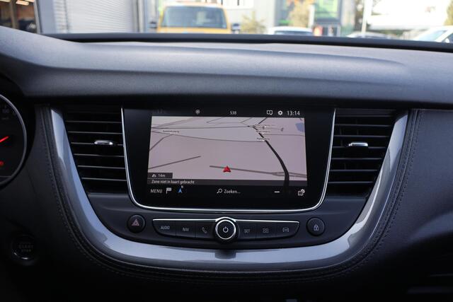 Opel Grandland X 1.2 Business Executive 2e Eigenaar | Dealer Onderh | BTW | NL-Auto | Trekhaak | Stoel/Stuur verwarming | Camera | Elek Klep | Carplay | Start/Stop | Climate | Keyless | Full Led | PDC | Bots systeem