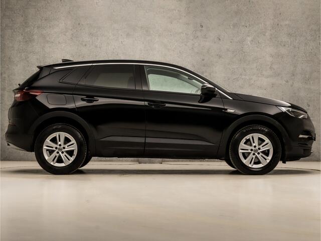 Opel Grandland X 1.2 Turbo Elegance Sport Automaat (APPLE CARPLAY, GROOT NAVI, 360 CAMERA, SPORTSTOELEN, LED KOPLAMPEN, KEYLESS, GETINT GLAS, NIEUWE APK, NIEUWSTAAT)