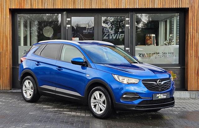Opel Grandland X 1.2 Turbo Business +