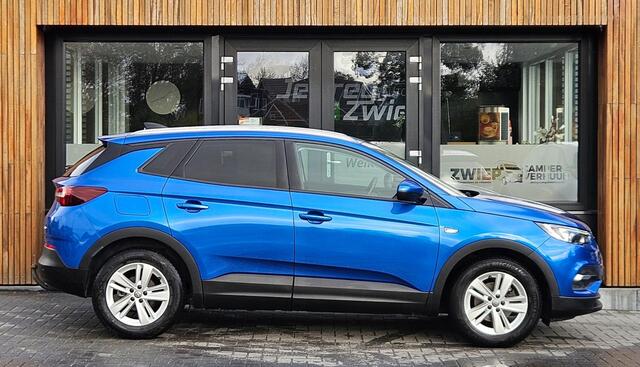 Opel Grandland X 1.2 Turbo Business +