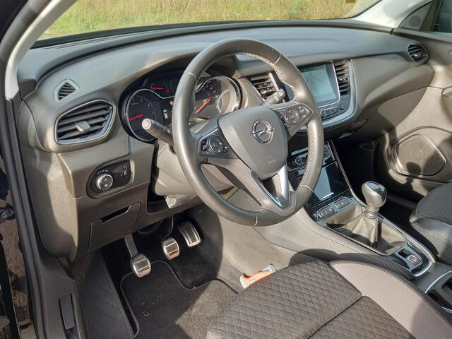 Opel Grandland X 1.2 Turbo Business Executive