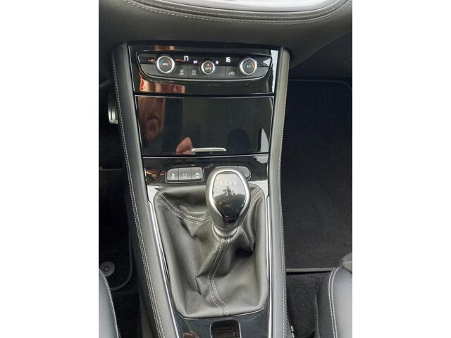 Opel Grandland X 1.2 Turbo Business Executive