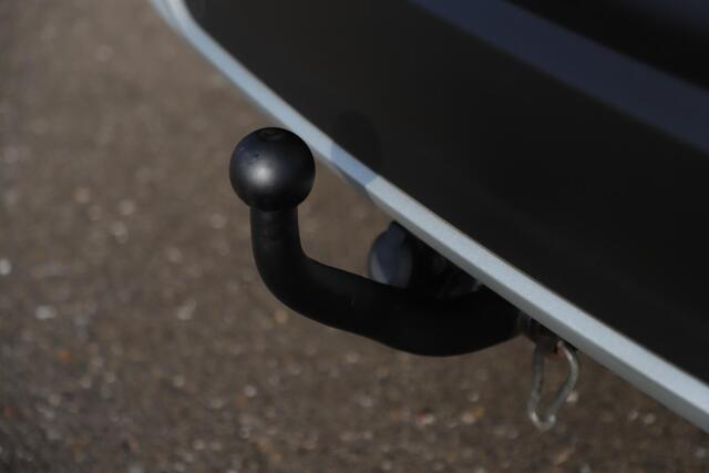 Opel Grandland X 1.2 Turbo Ultimate 131PK Trekhaak Navigatie Carplay Android 360 graden Achteruitrijcamera Stoelverwarming Climate Cruise Control