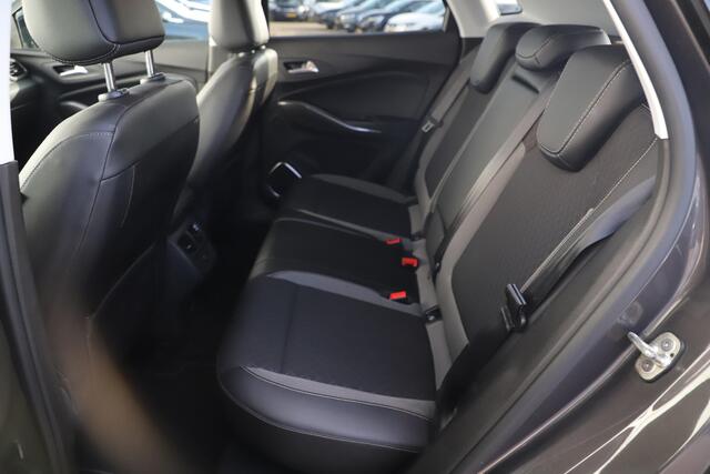 Opel Grandland X 1.2 Turbo Ultimate 131PK Trekhaak Navigatie Carplay Android 360 graden Achteruitrijcamera Stoelverwarming Climate Cruise Control