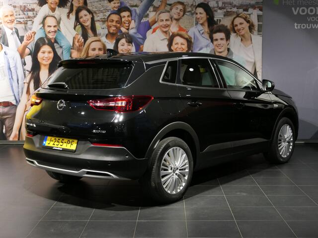 Opel Grandland X 1.2 Turbo Innovation *Afneembare trekhaak!* - Stoel en stuurverwarming, dode hoek, clima, camera