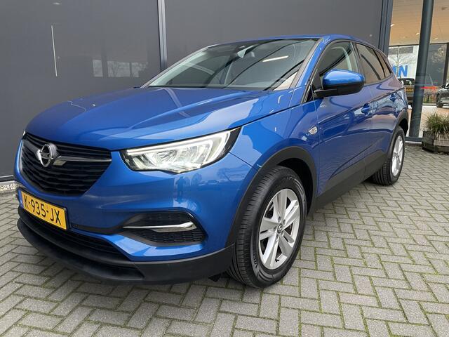 Opel Grandland X 1.2 Turbo Business Edition Achteruitrijcamera - Cruise control - Airco - Apple carplay - Alarm klasse 1 - Bluetooth - Parkeersensoren voor en achter - navigatiesysteem - Radio - Start/stop systeem - Stuur multifunctio