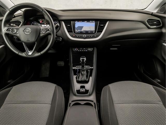 Opel Grandland X 1.2 Turbo Sport Automaat (APPLE CARPLAY, GROOT NAVI, PARKEERSENSOREN, SPORTSTOELEN, CRUISE, LANE ASSIST, NIEUWSTAAT)