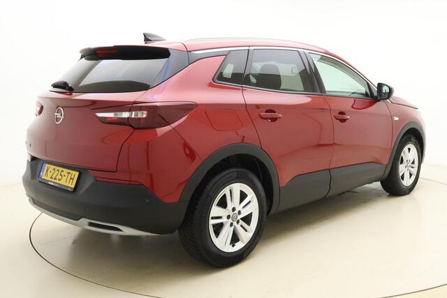 Opel Grandland X 1.2 Turbo Business Executive 130pk | Automaat | Navigatie | Camera | Climate Control | Stoel- Stuurverwarming | Cruise Control | AGR Stoelen