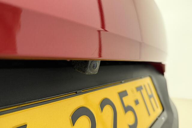 Opel Grandland X 1.2 Turbo Business Executive 130pk | Automaat | Navigatie | Camera | Climate Control | Stoel- Stuurverwarming | Cruise Control | AGR Stoelen