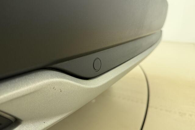 Opel Grandland X 1.2 Turbo Business Executive 130pk | Automaat | Navigatie | Camera | Climate Control | Stoel- Stuurverwarming | Cruise Control | AGR Stoelen