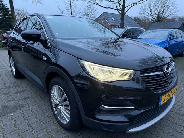 Opel Grandland X 1.2 Turbo Bus. Ex. 131PK CAMERA / SPORTSTOELEN / 18 INCH LMV / C