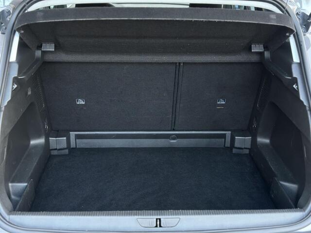 Opel Grandland X 1.2 Turbo Business Executive | Parkeersensoren | Apple Carplay/Android Auto | Climate Control | Lichtmetalen velgen | Cruise Control |