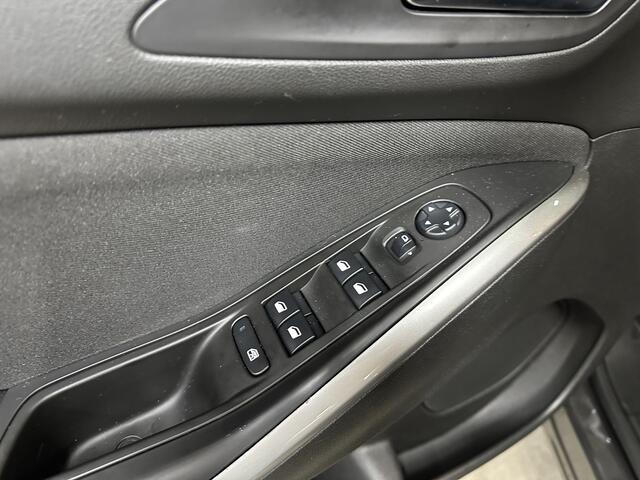 Opel Grandland X 1.2 Turbo Online Edition + | Navi | Winter pakket | Trekhaak |