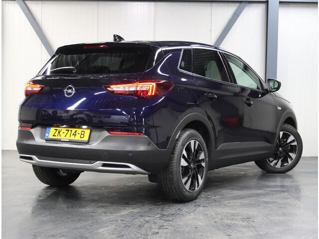 Opel Grandland X SUV Innovation 130PK | 1ste eigenaar | Navigatie | Panoramadak | Rondomzicht Camera | LED Koplampen | Elektrische Achterklep met Sensor | Dodehoek Detectie | Keyless Entry/Start | Climate Control | Cruise Control | 18" Lichtmetalen Velgen | Apple Carplay/
