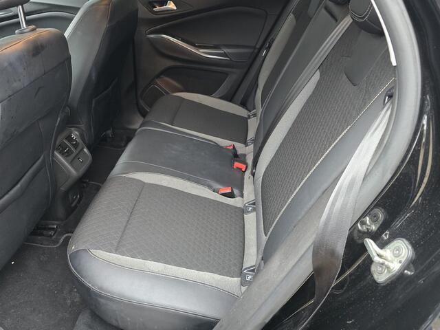 Opel Grandland X 1.2 Turbo Business Executive