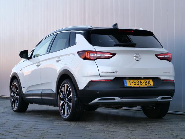 Opel Grandland X 1.6 Turbo Hybrid4 Ultimate 300 Pk Automaat Navi / DAB / Apple Carplay / Camera / Stoelverwarming