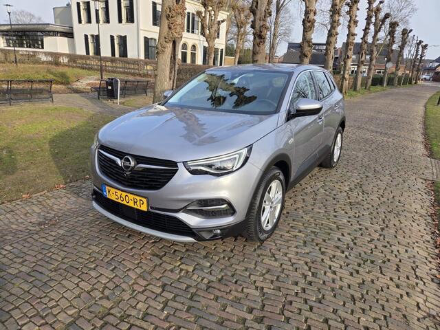 Opel Grandland X 1.2 Turbo Business. Elegance