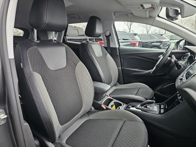 Opel Grandland X 1.6 Turbo Hybrid4 Ultimate Plug in hybrid | Stoelverwarming | Elektrisch bedienbare achterklep | Achteruitrijcamera | Half leder | LED verlichting | Trekhaak | PDC v+a