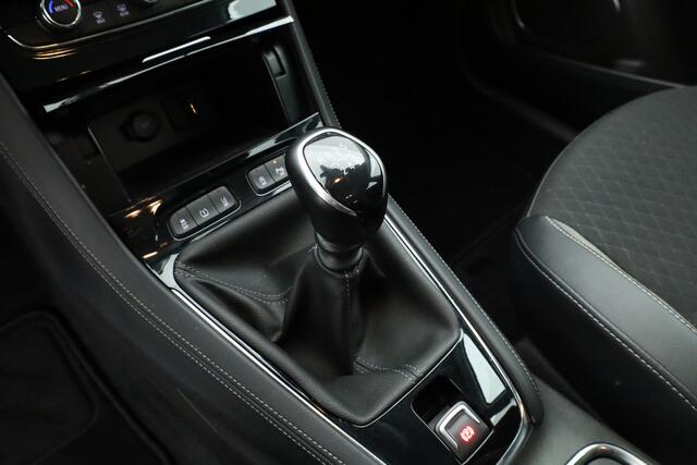 Opel Grandland X 1.2 Turbo Business Elegance | Navi | Apple CarPlay | 18 '' | Dodehoekdet. | Camera | Cruise | PDC | LED